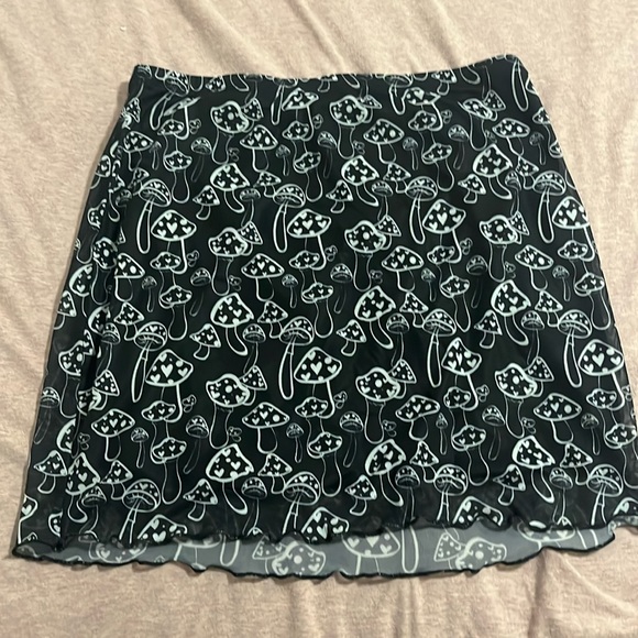 Short mushroom skirt - Picture 1 of 1
